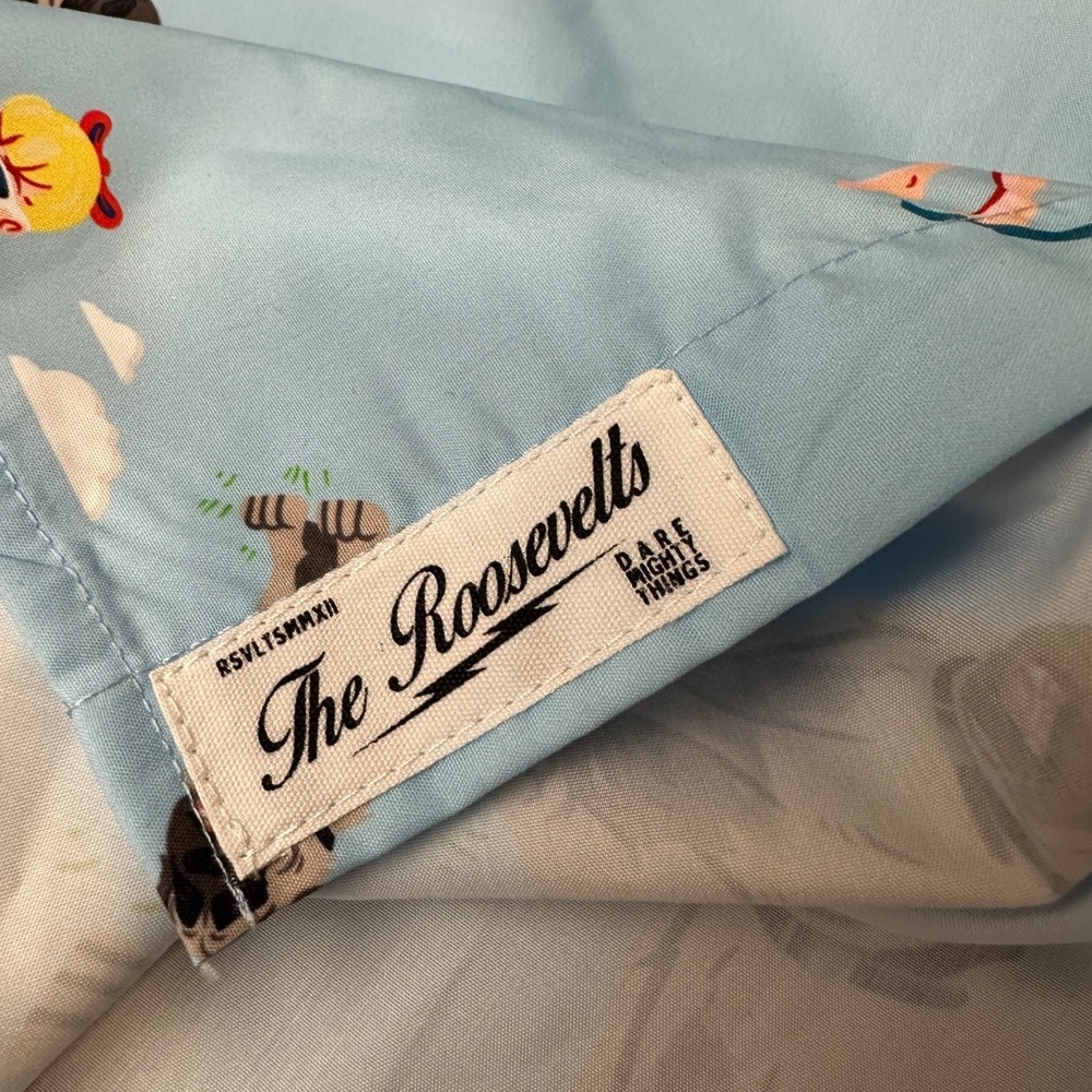 The Roosevelts RSVLTS 90s Sandlot Shirt Wendy Peffercorn Lifeguard Dog Large NWT - Picture 8 of 11